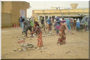 Boghé : rendre propre  les quartiers de carrefour. [PhotosReportage]