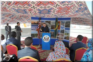 Communiqué de presse : Installation d’une grande éolienne à la nouvelle ambassade des Etats-Unis en Mauritanie