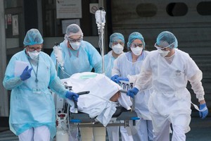 Confinement et couvre-feu un peu partout en Europe face au Covid-19