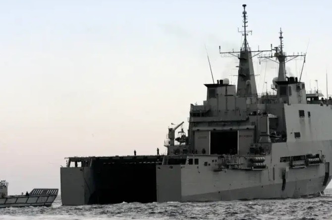L’un des plus grands navires de débarquement espagnols dans le cadre d’une mission militaire en Mauritanie 