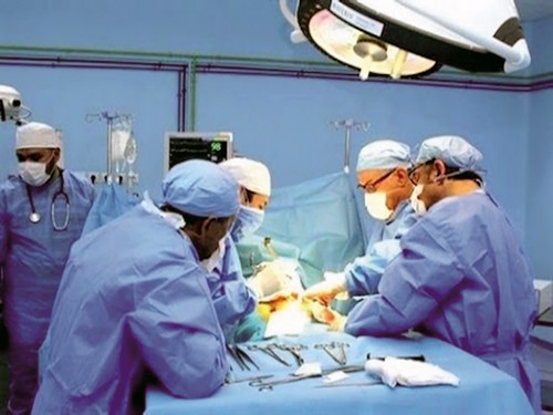 Greffes de reins au CHU Benflis de Batna : Des médecins mauritaniens assistent aux interventions 