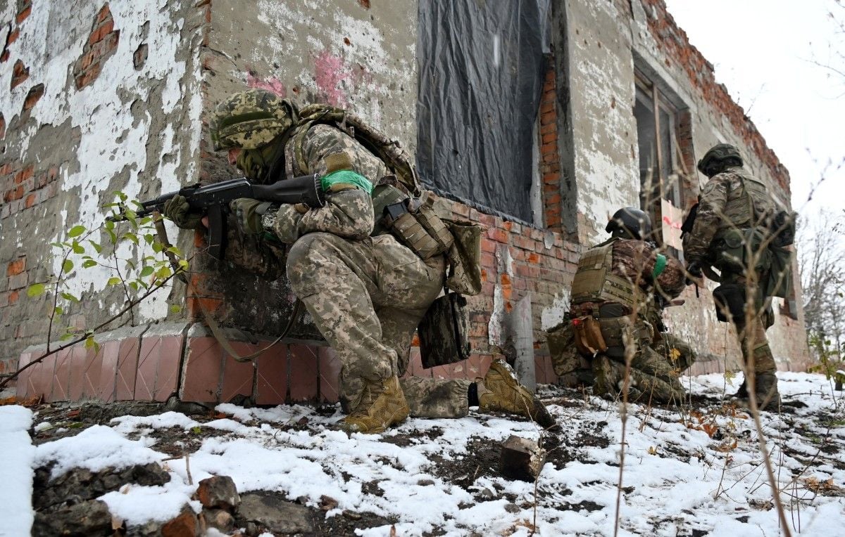 Guerre en Ukraine : des Bangladais partis en Russie pour un emploi disent avoir été enrôlés dans l'armée