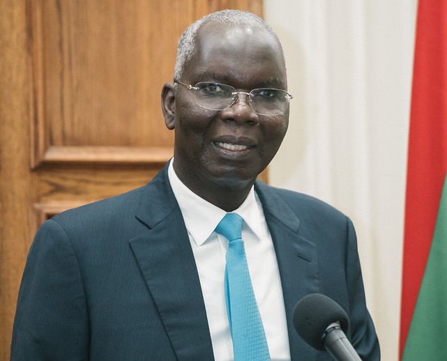 Ousmane Mamadou Kane dédicace son livre 