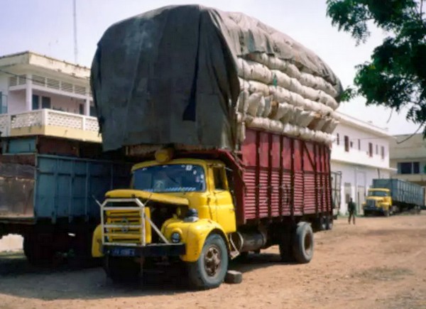 Sénégal: les attaques au Mali se rapprochent de la frontière et la colère des transporteurs monte