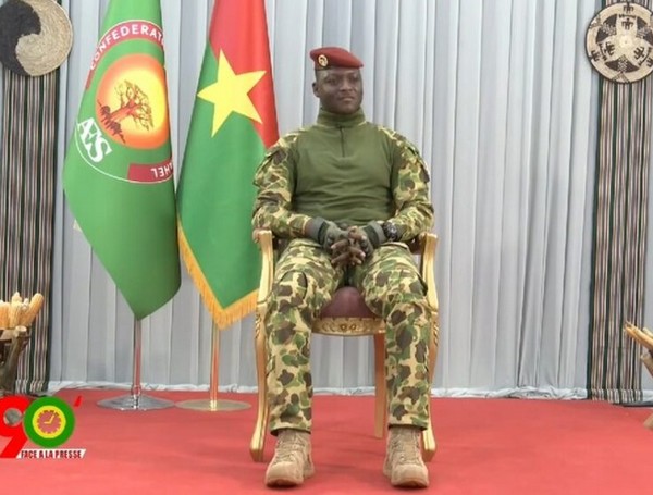Traoré dénonce un « pacte » d’Abidjan avec les terroristes